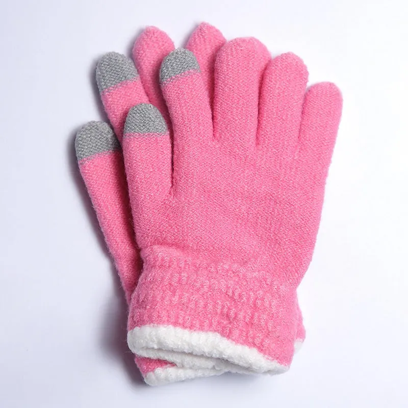 Fashion gloves with attractive colors