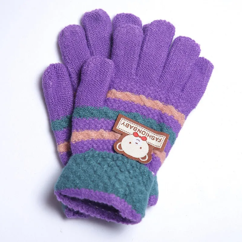 Fashion gloves with attractive colors